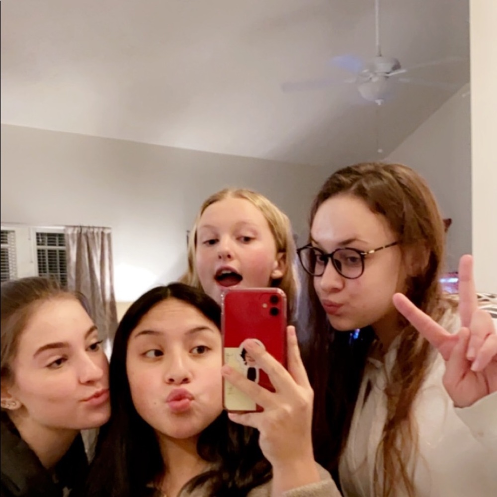 Meet your Posher, Mia